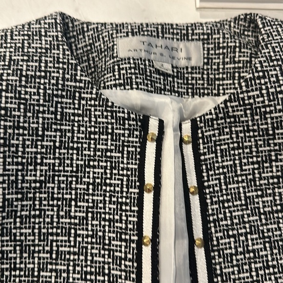 Tahari tweed blazer with gold studs - Picture 2 of 4